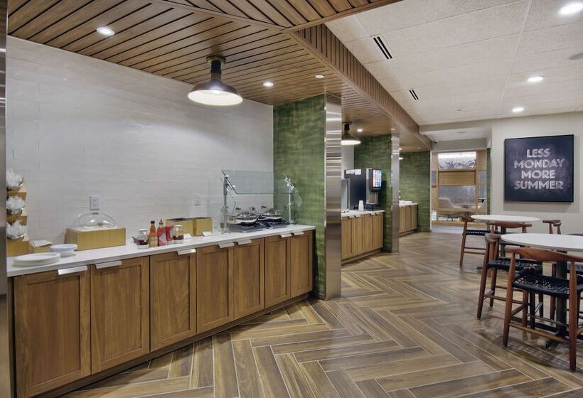 Отель Fairfield By Marriott Inn & Suites Rochester Hills