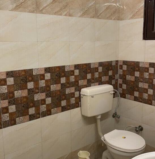 Hotel Goroomgo Ashoka Dehradun