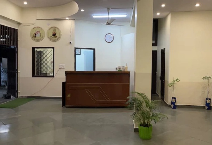 Hotel Goroomgo Ashoka Dehradun