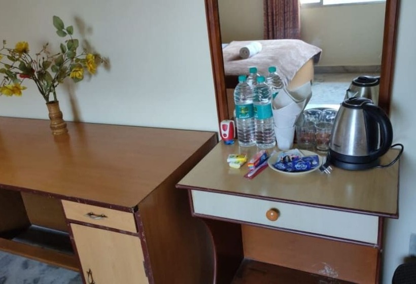 בית מלון כפרי Goroomgo City Centre Agartala