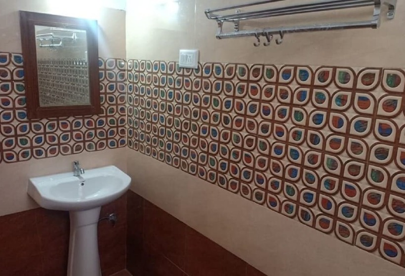 Отель Goroomgo Heera Palace Mysore