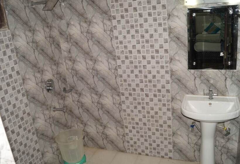 בית מלון כפרי Goroomgo J.n. Kohima