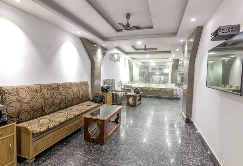 فندق Goroomgo Mundrika Deluxe Patna