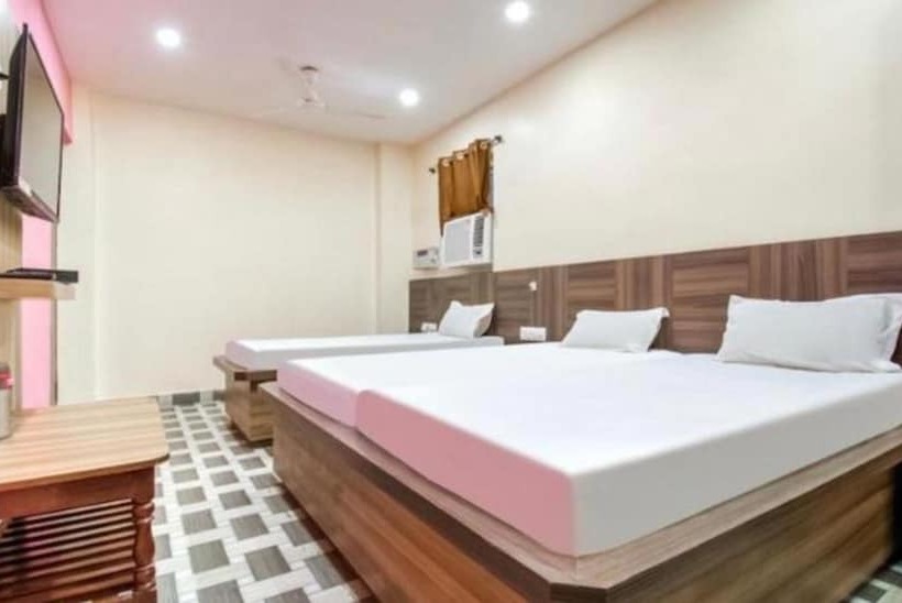 فندق Goroomgo Mundrika Deluxe Patna