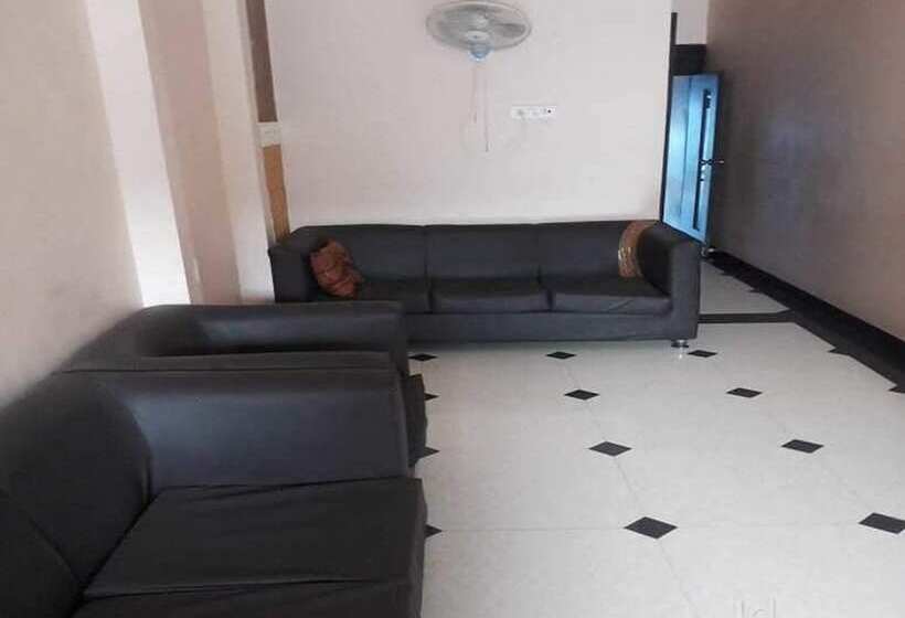 בית מלון כפרי Goroomgo Raj Residency Patna