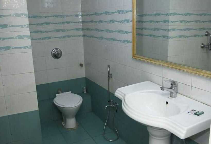 فندق Goroomgo Sharda Regency Raipur