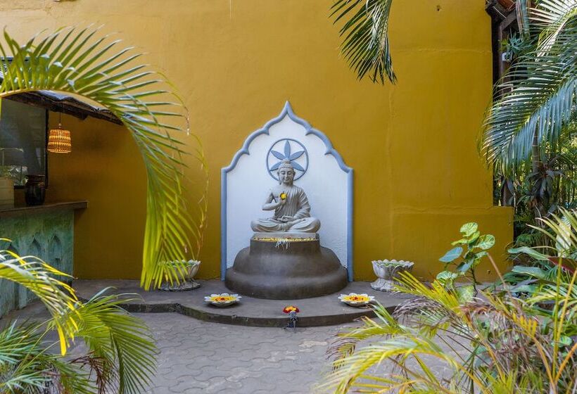 בית מלון כפרי Justa  Morjim Beach Resort And Spa