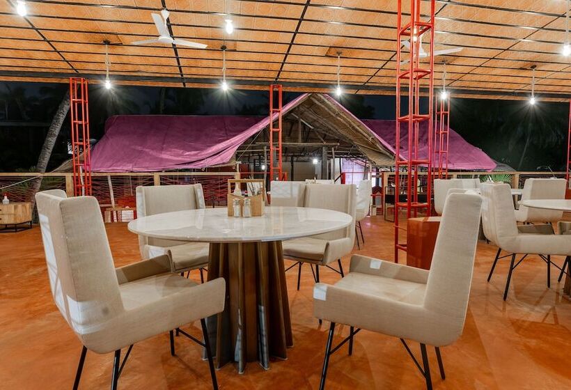 בית מלון כפרי Justa  Morjim Beach Resort And Spa