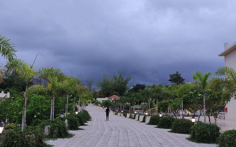 酒店 Justa Rudra Resort & Spa
