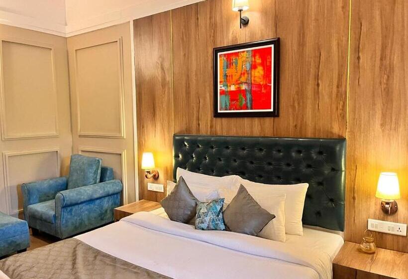 فندق Pushpam Lords Resort Karjat  Pure Veg