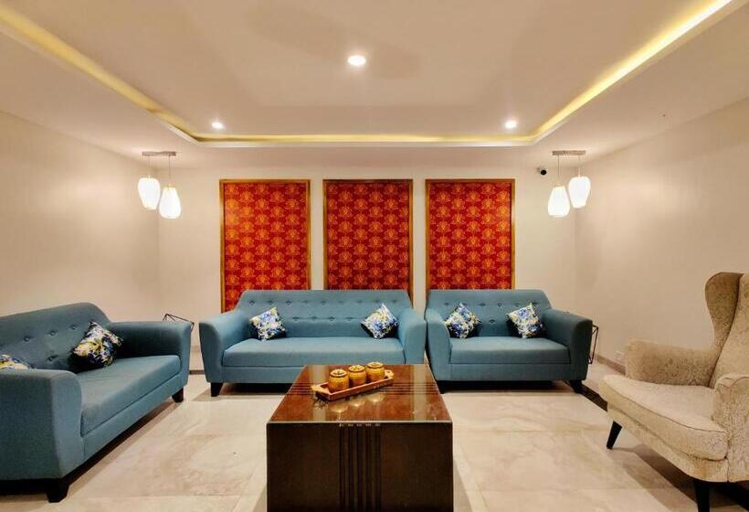 فندق Pushpam Lords Resort Karjat  Pure Veg