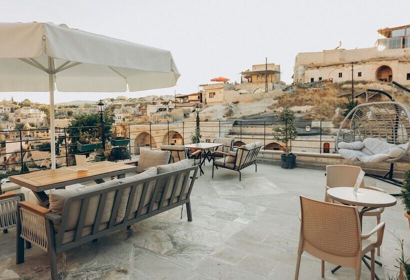 هتل Serenus Cave Suites