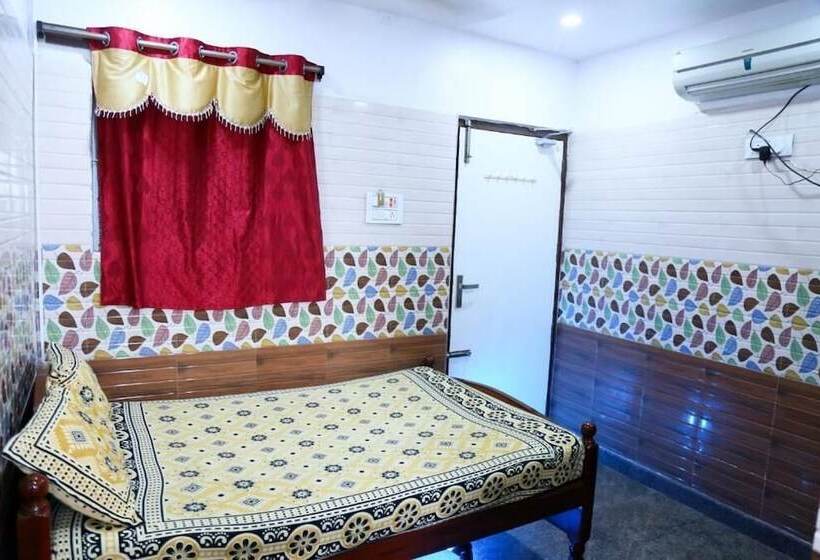 فندق Sri Mahalakshmi Deluxe Lodge