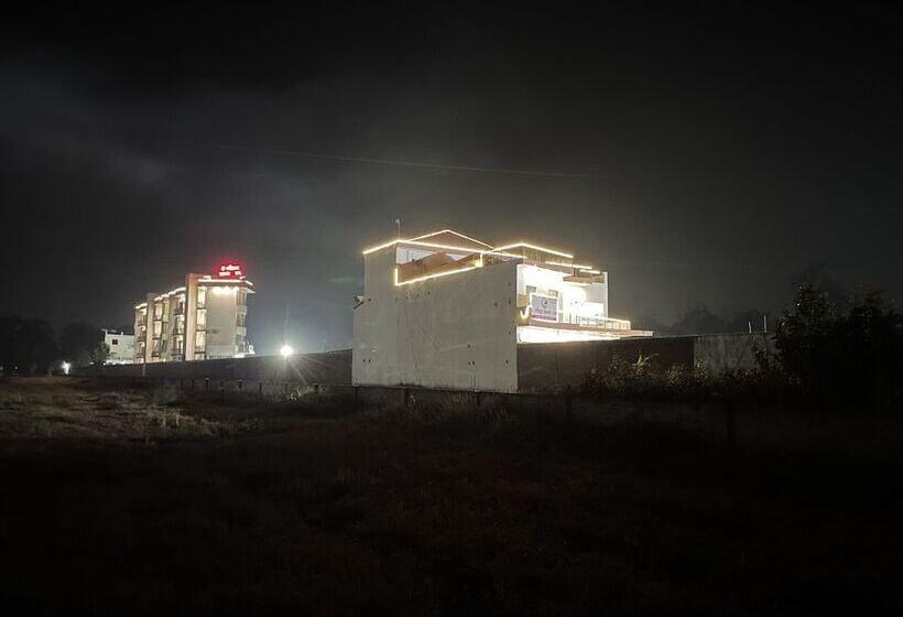 Отель Sumedha G Village Resort And Spa