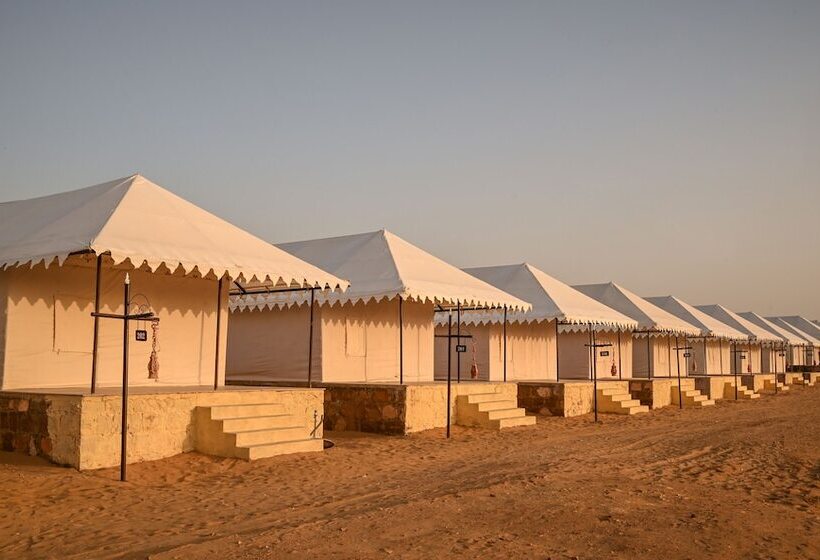 فندق The Carvaan Resort