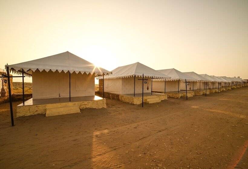 فندق The Carvaan Resort