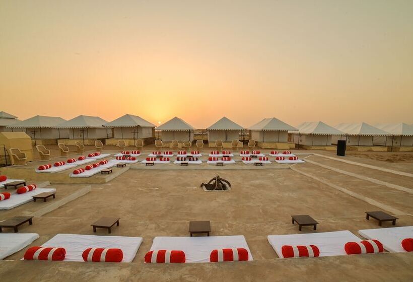 فندق The Carvaan Resort