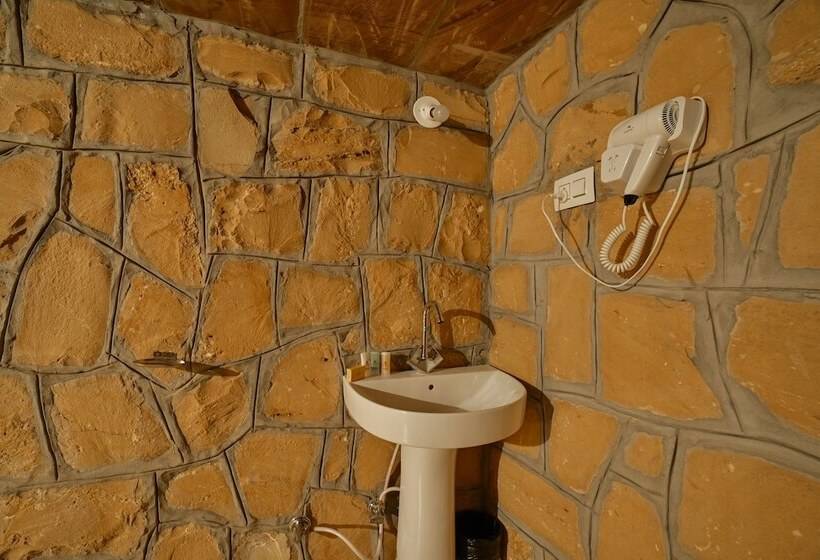 فندق The Carvaan Resort