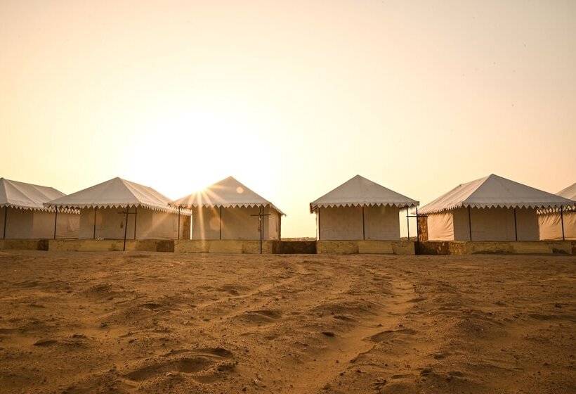 فندق The Carvaan Resort