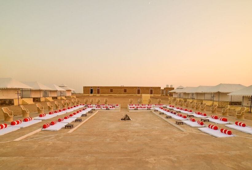 فندق The Carvaan Resort
