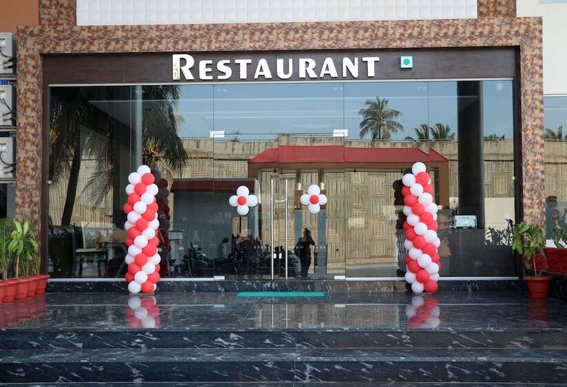 Отель The Grand Astoria Somnath