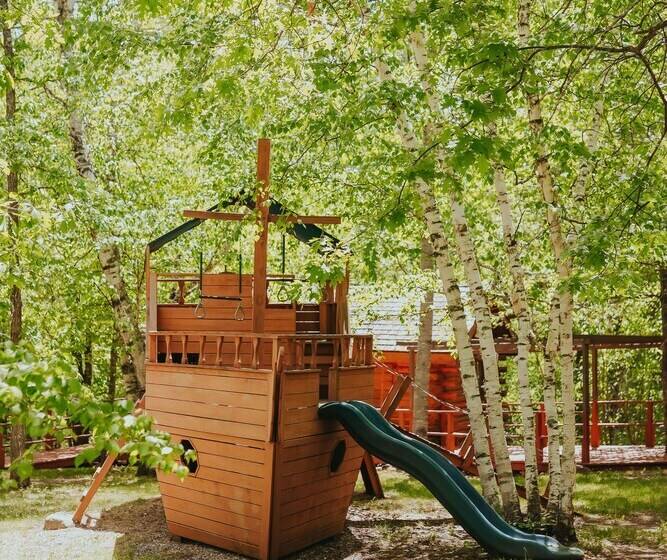 Jack Pines Resort