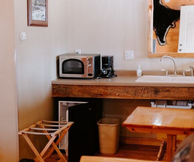 Jack Pines Resort