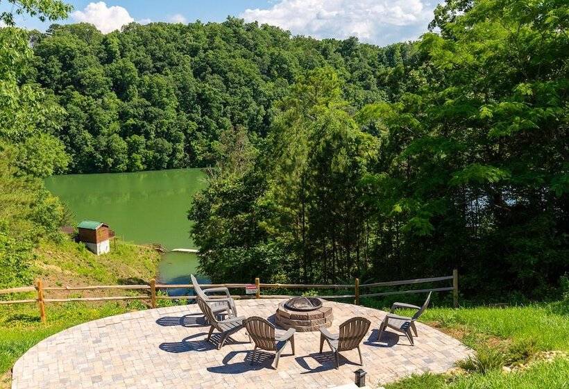 Lakeside Rest