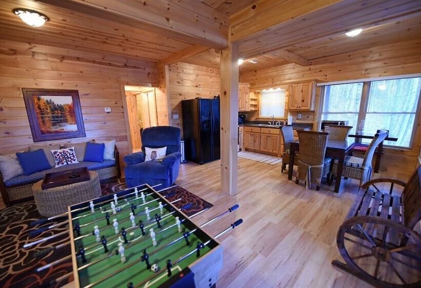 Whispering Creek Lodge   Blue Ridge