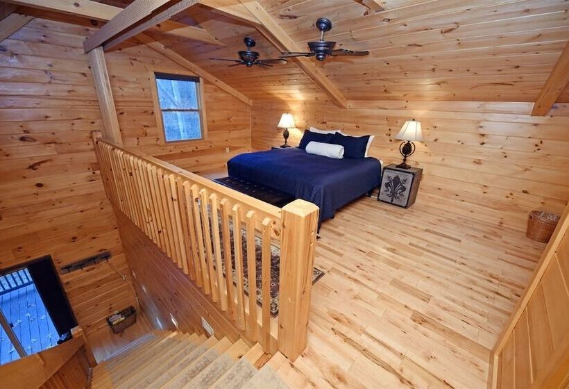 Whispering Creek Lodge   Blue Ridge