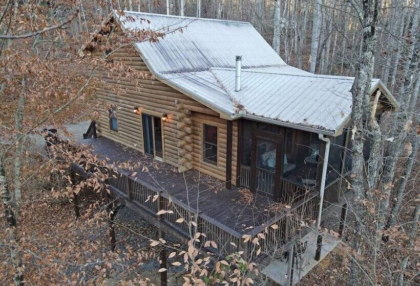Whispering Creek Lodge   Blue Ridge
