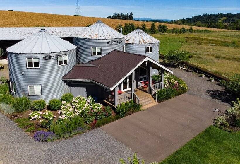 민박 Abbey Road Farm