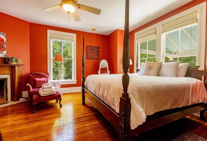 צימר Lady Clare Room At Camellia Rose Inn Downtown