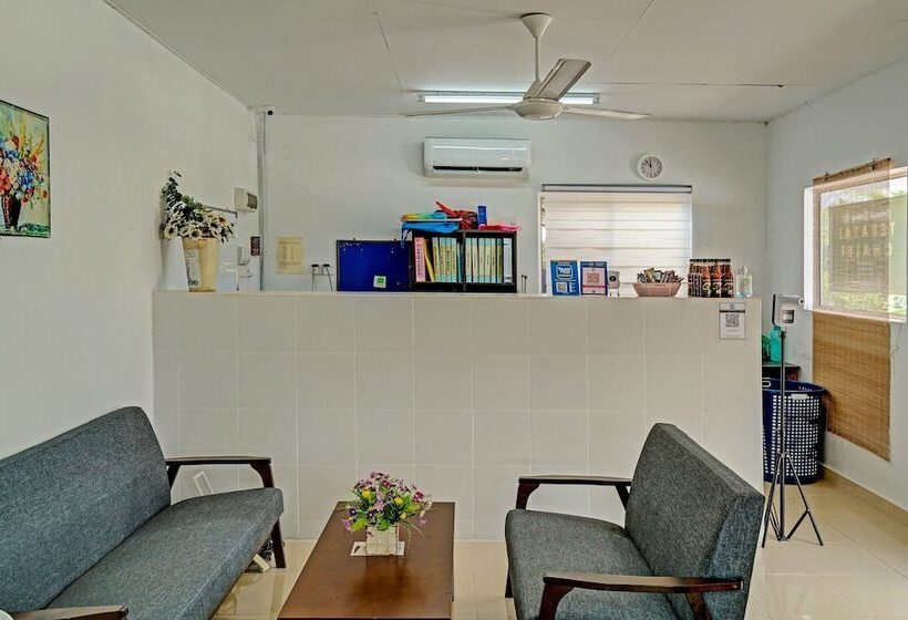 هتل Capital O 90423 Teratai Chalet