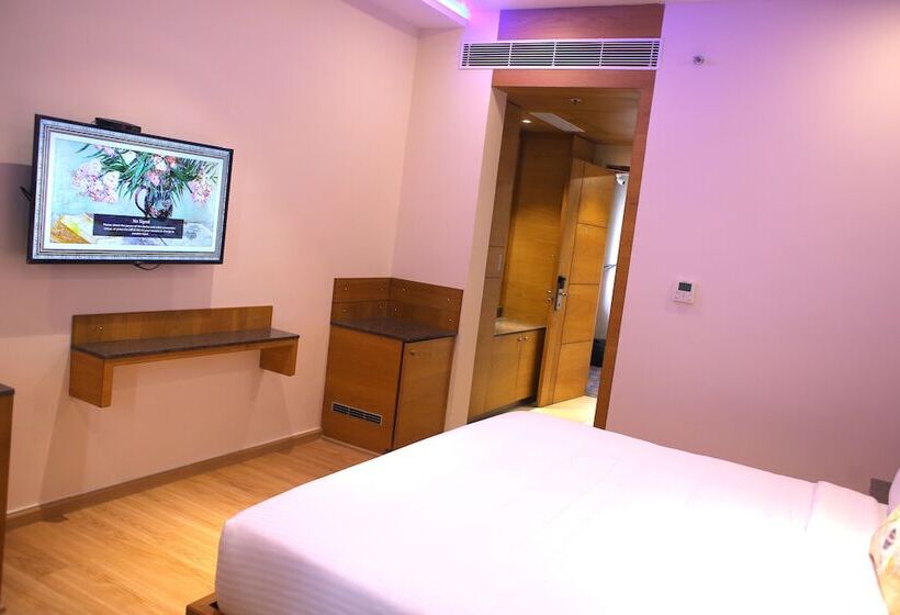 فندق Comfort Inn Kaikaluru
