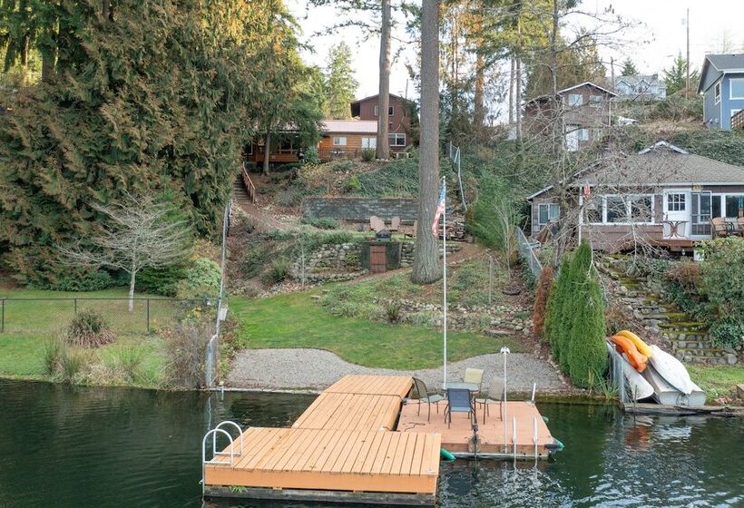Koi Story Cabin