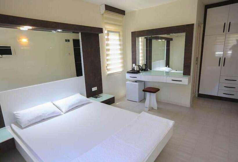 Otel Albos