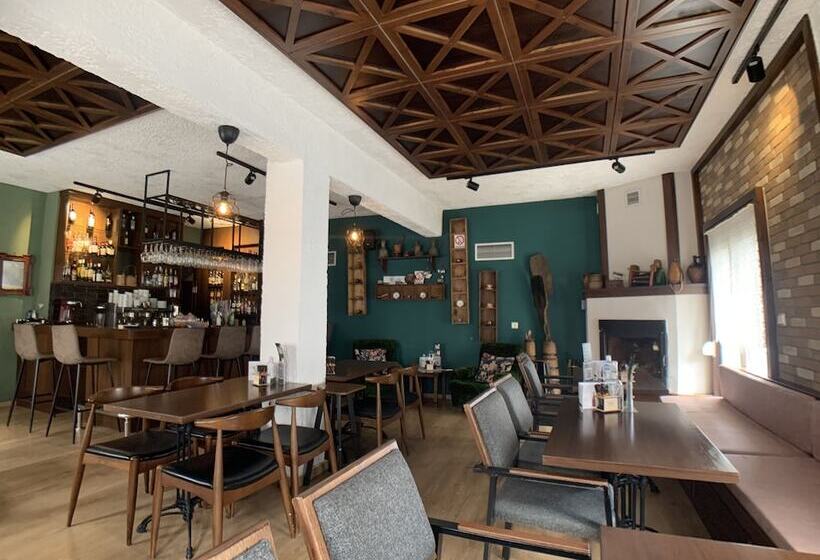 بنسيون Guesthouse Monopati   ξενώνας μονοπάτι