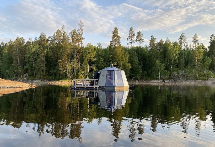 بنسيون Yggdrasil Igloo Water Huts