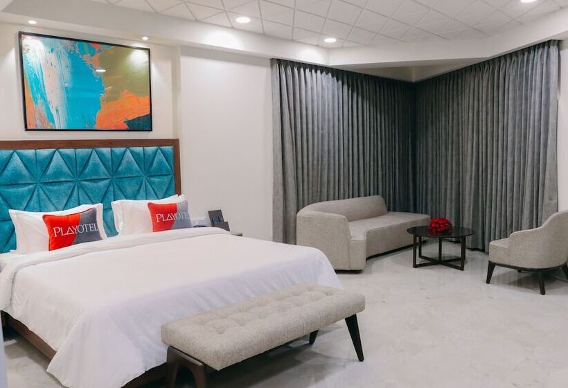 Playotel Premier Guna