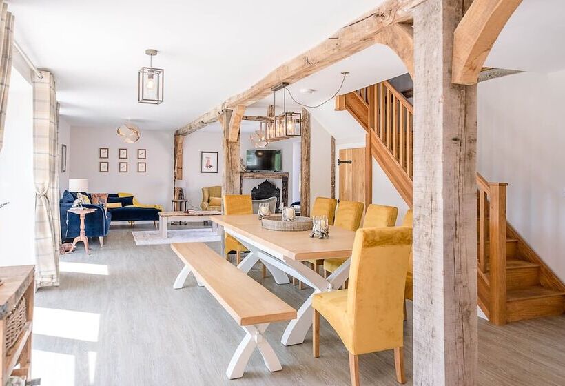 Chapel Cottage, Pond Hall Farm, Hadleigh