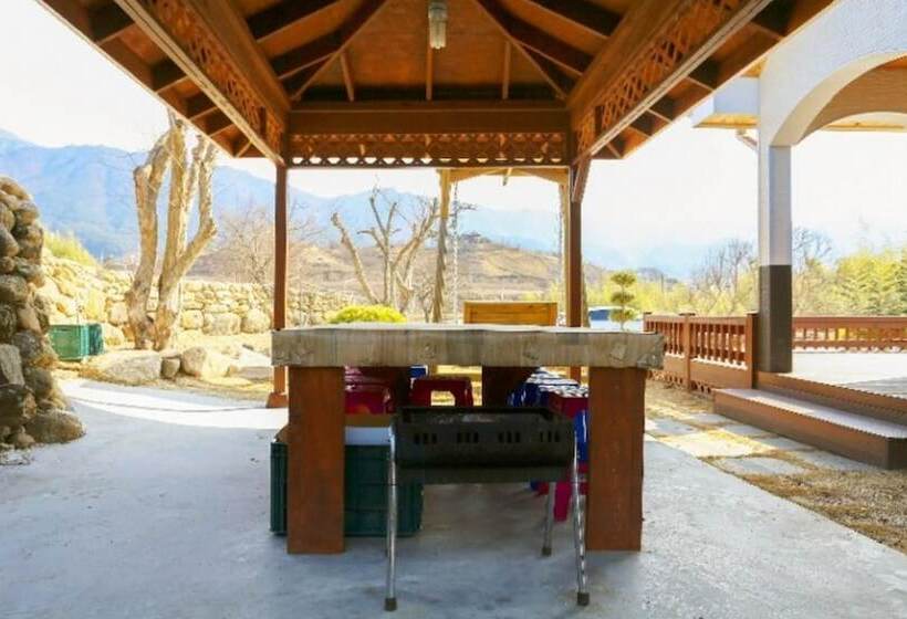 Gurye Sansuyu Kkotdamgil Pension