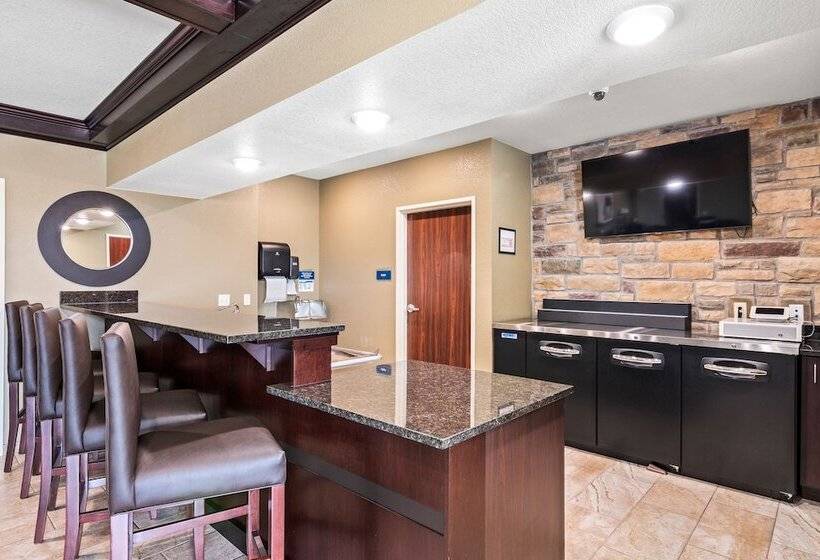 Отель Cobblestone Inn & Suites  Yuma