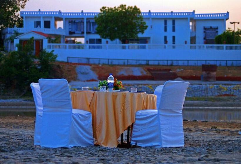 ホテル Ganga Village Resort