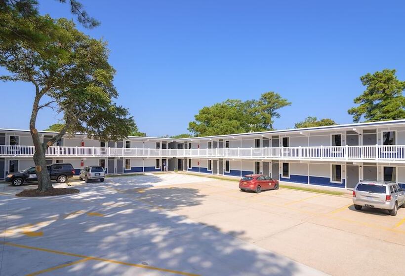 فندق Heart Of Manteo Motor Lodge