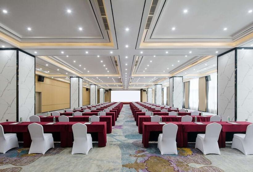 فندق Ramada By Wyndham Guangyuan Zengjiashan Resort