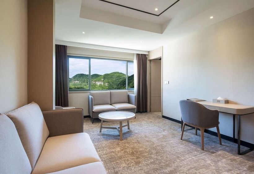 فندق Ramada By Wyndham Guangyuan Zengjiashan Resort
