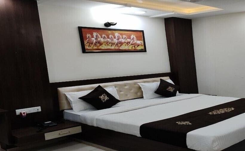 호텔 Vinayak Palace Hoshangabad