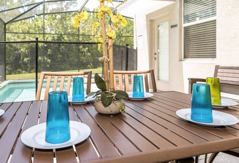 Paradise Palms 2908