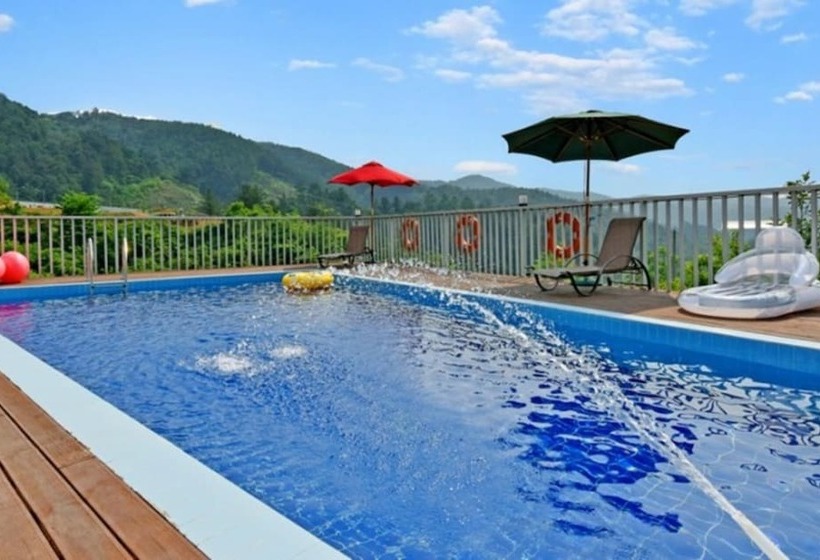 פנסיון Gapyeong Bluel Pool Villa